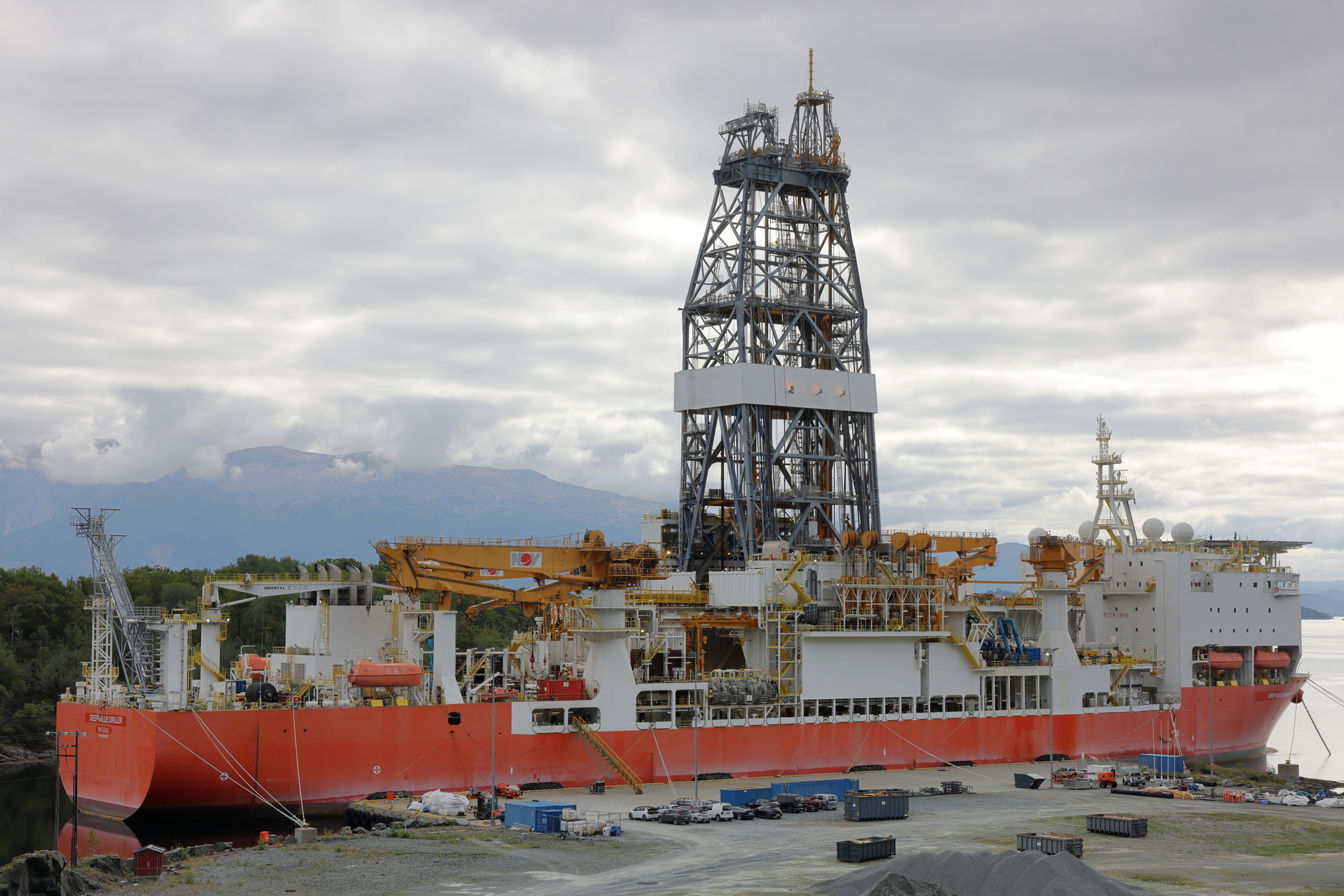 Drillship Offshore Rig